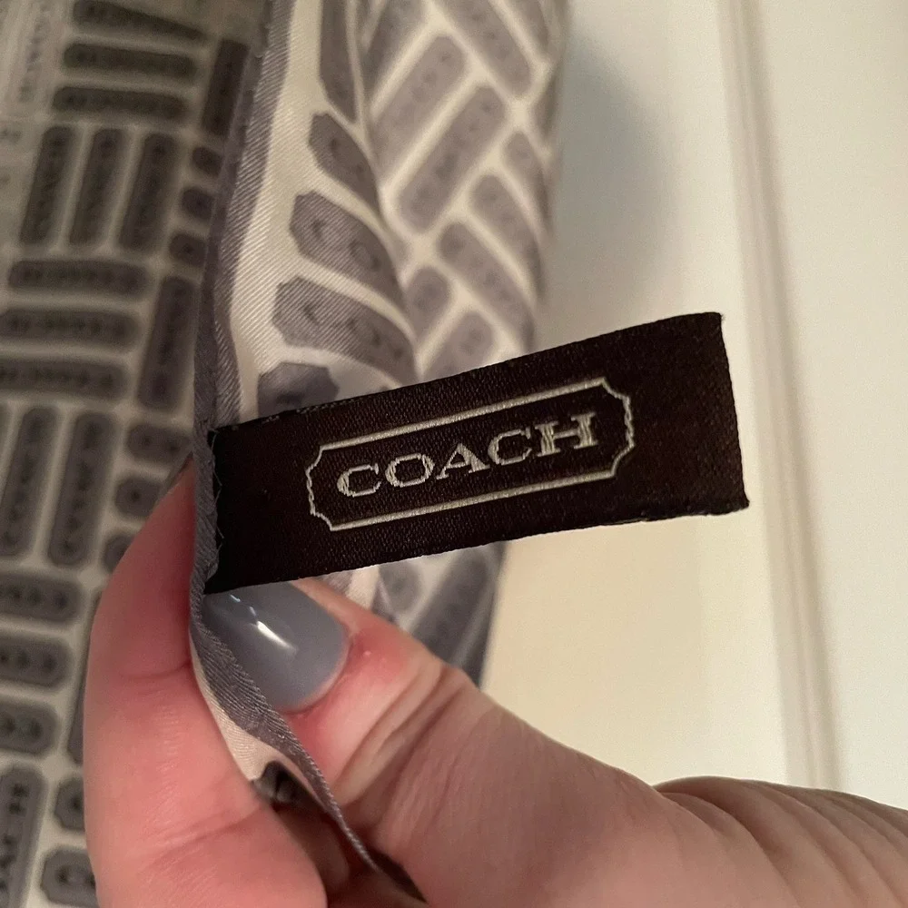 COACH Silk Scarf 22″ x 22" Square Woven Signature Gray White - Picture 3 of 7